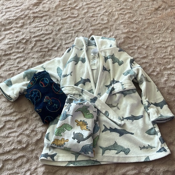 Pajama bundle - Picture 3 of 3
